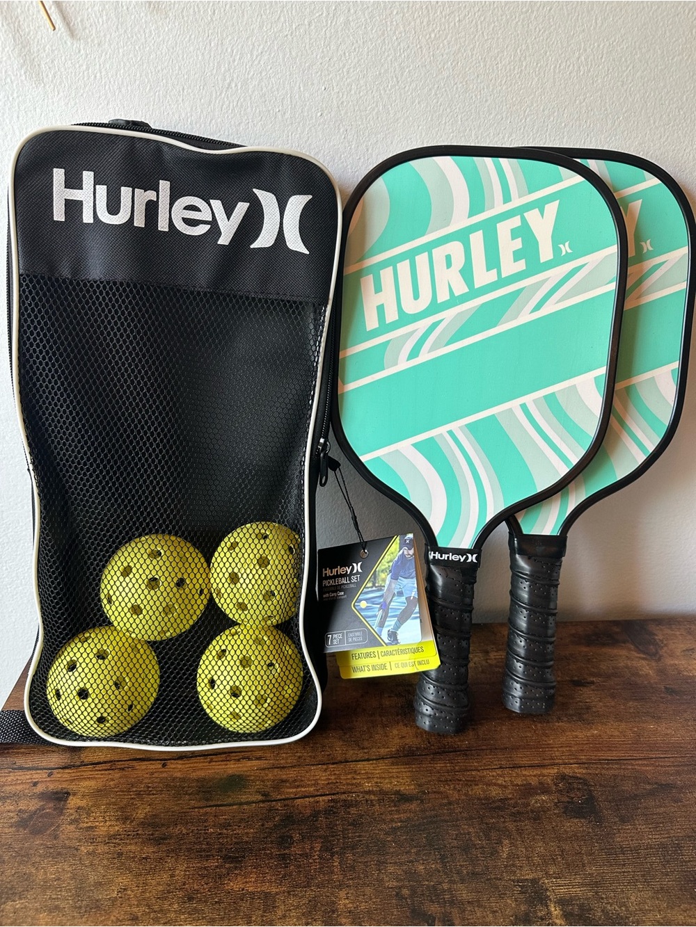 Hurley Pickleball Paddle Set in Retro Teal w/ 2 Paddles 4 Balls & Carry Case NWT